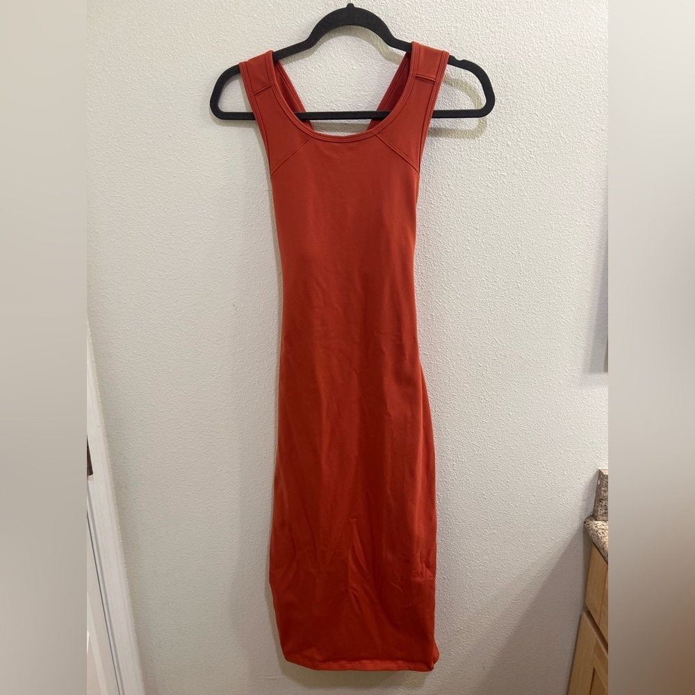 lululemon athletica Sleeveless Midi Dress in Terracotta Red-Orange - Picture 2 of 5